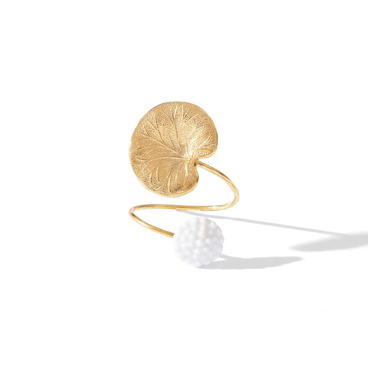 Bague Nymphéas - Bijou en porcelaine et métal de Yolaine Giret - Paris