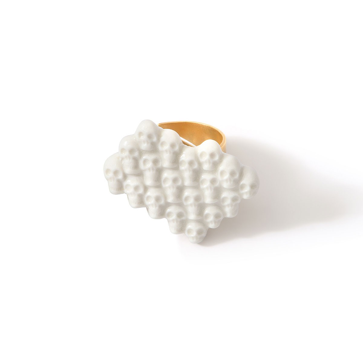 Bague Catacombes, en porcelaine et métal doré à l'or fin