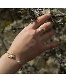 Parure Sunset Feuille, bijoux réalisés à la main dans notre atelier parisien
Photo @griisette