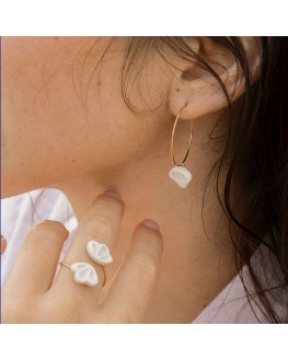 Créoles Coquillage en porcelaine émaillée faites main  à Paris