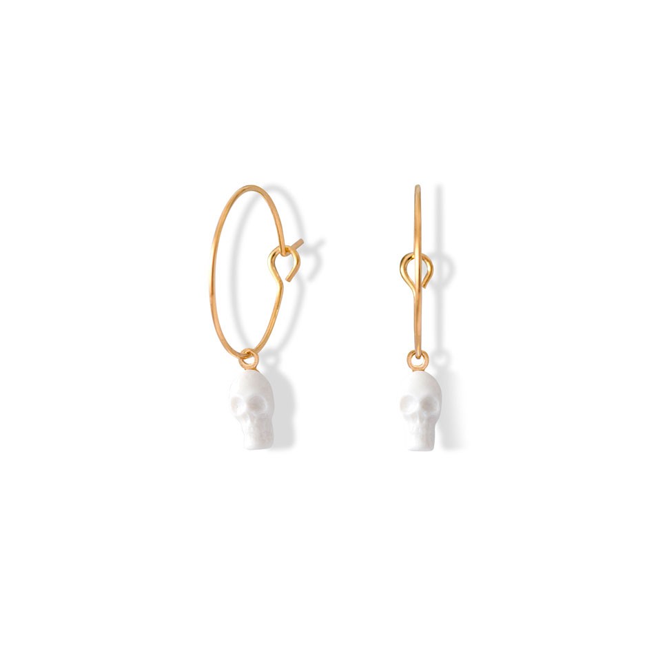 Créoles Têtes de mort en porcelaine et métal doré
Collection Catacombes